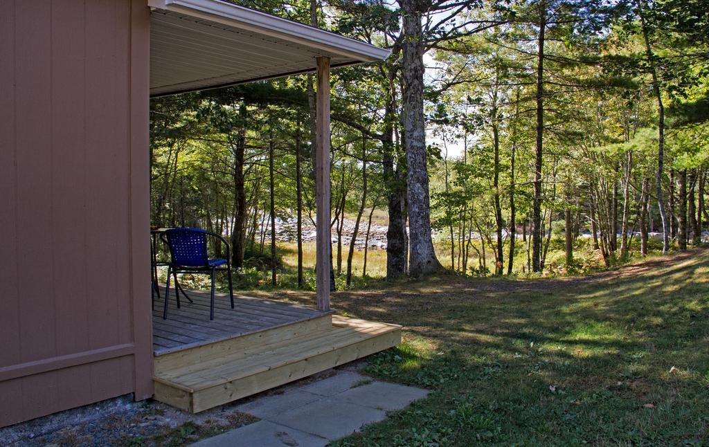 Roseway River Cottages Шелбърн Екстериор снимка